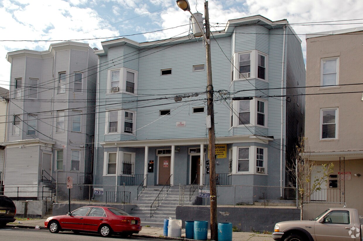 Building Photo - 153-155 Temple St