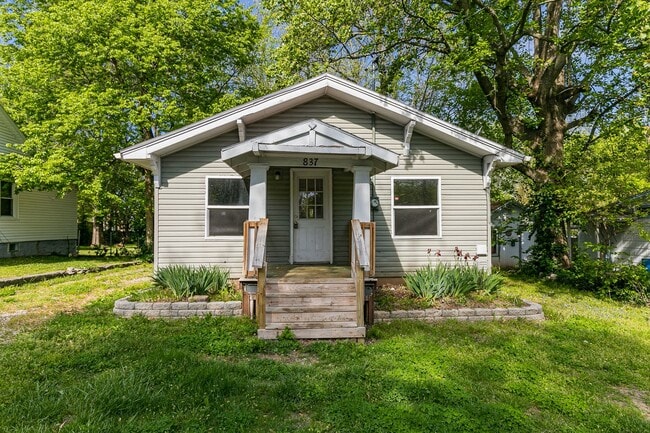 Building Photo - Updated 2 bedroom | 1 bath! Close to downt...