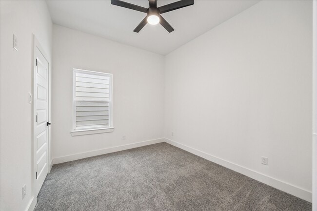 Building Photo - 9806 A/B Pelsey St