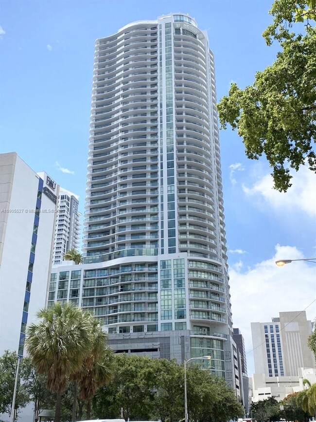 Foto del edificio - 100 E Las Olas Blvd