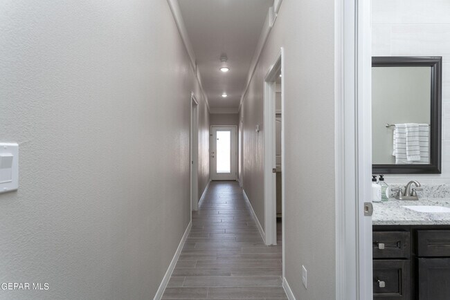 Foto del edificio - 3412 Gary Brewster Pl