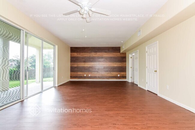 Building Photo - 1205 Lausberg Pl