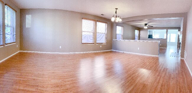 Foto del edificio - 2552 Tan Oak Dr