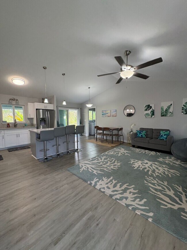 Foto del edificio - Beautiful 3 BD, 3 BT, Fully Furnished Home