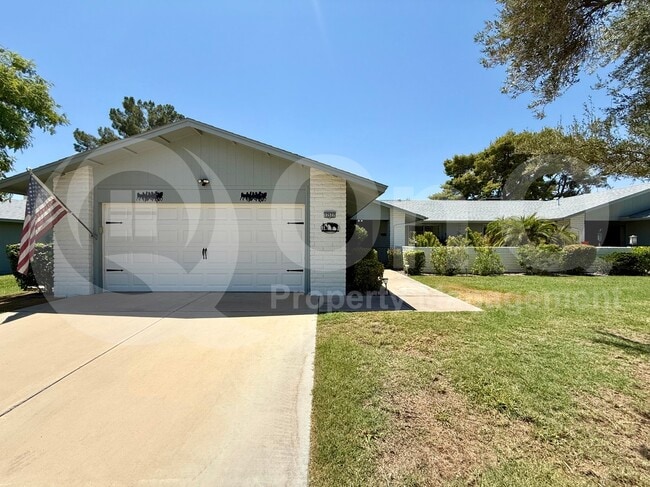 Foto del edificio - 12527 W Prospect Dr