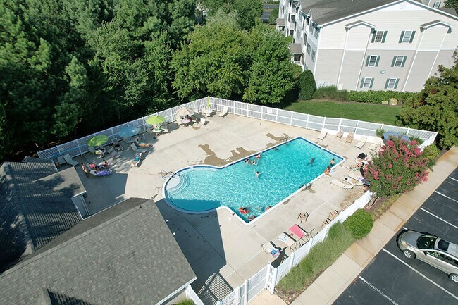 Seasonal pool - 300 Pebble Dr