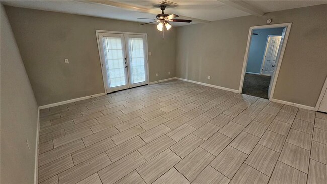 Foto del edificio - 5502 Chantilly Ln