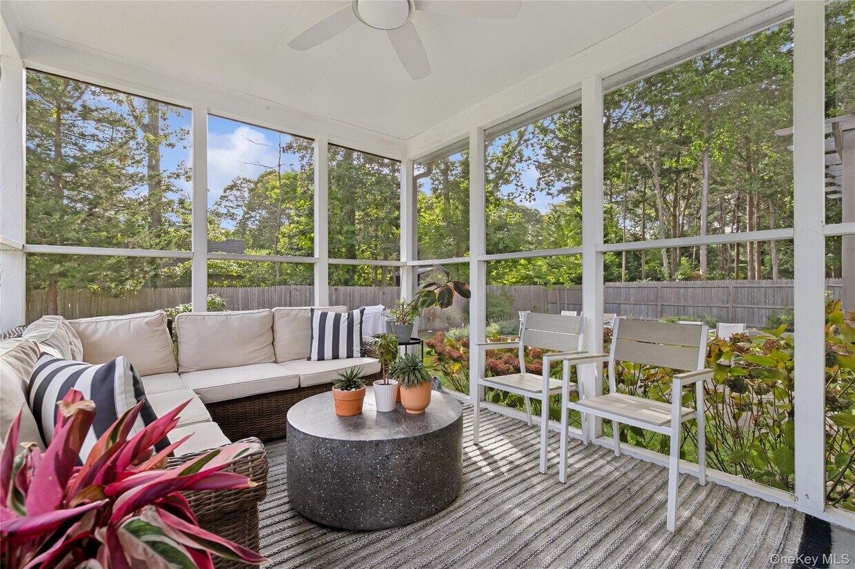 Foto principal - 1181 Fireplace Rd