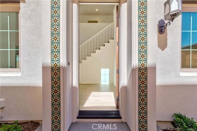 Building Photo - 113 Escala