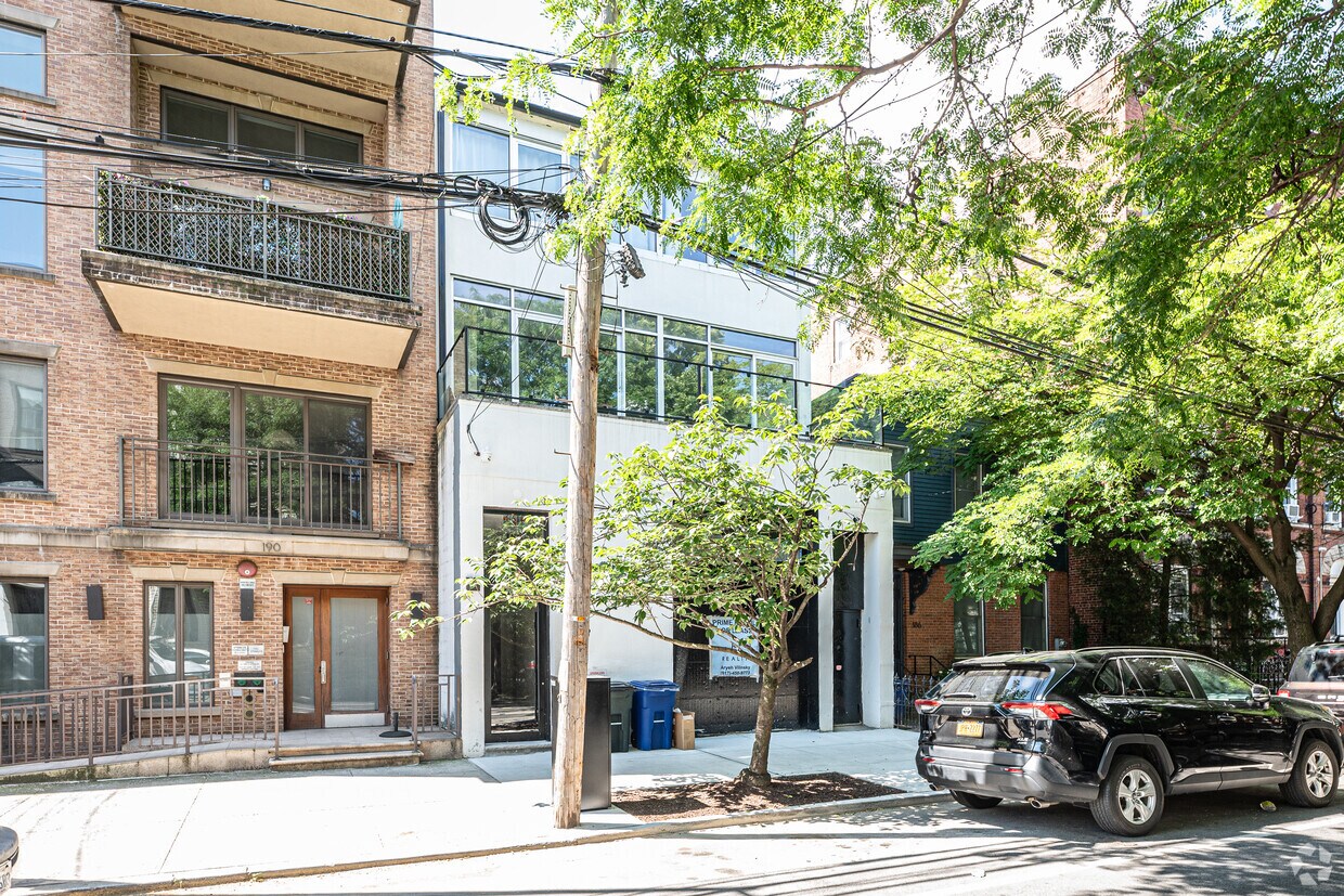 Foto del edificio - 188 Freeman St