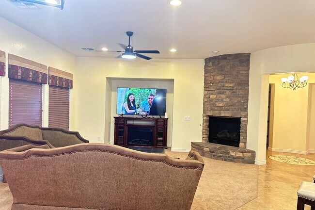 Building Photo - 4590 N 153rd Ave