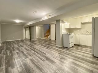 Photo du bâtiment - Cozy 2-Bedroom Lower Unit in Central Locat...