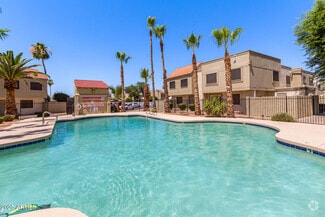 Building Photo - 4740 W Palo Verde Dr
