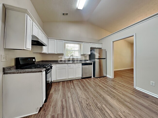 Foto del edificio - 3670 Sugarbrook Dr