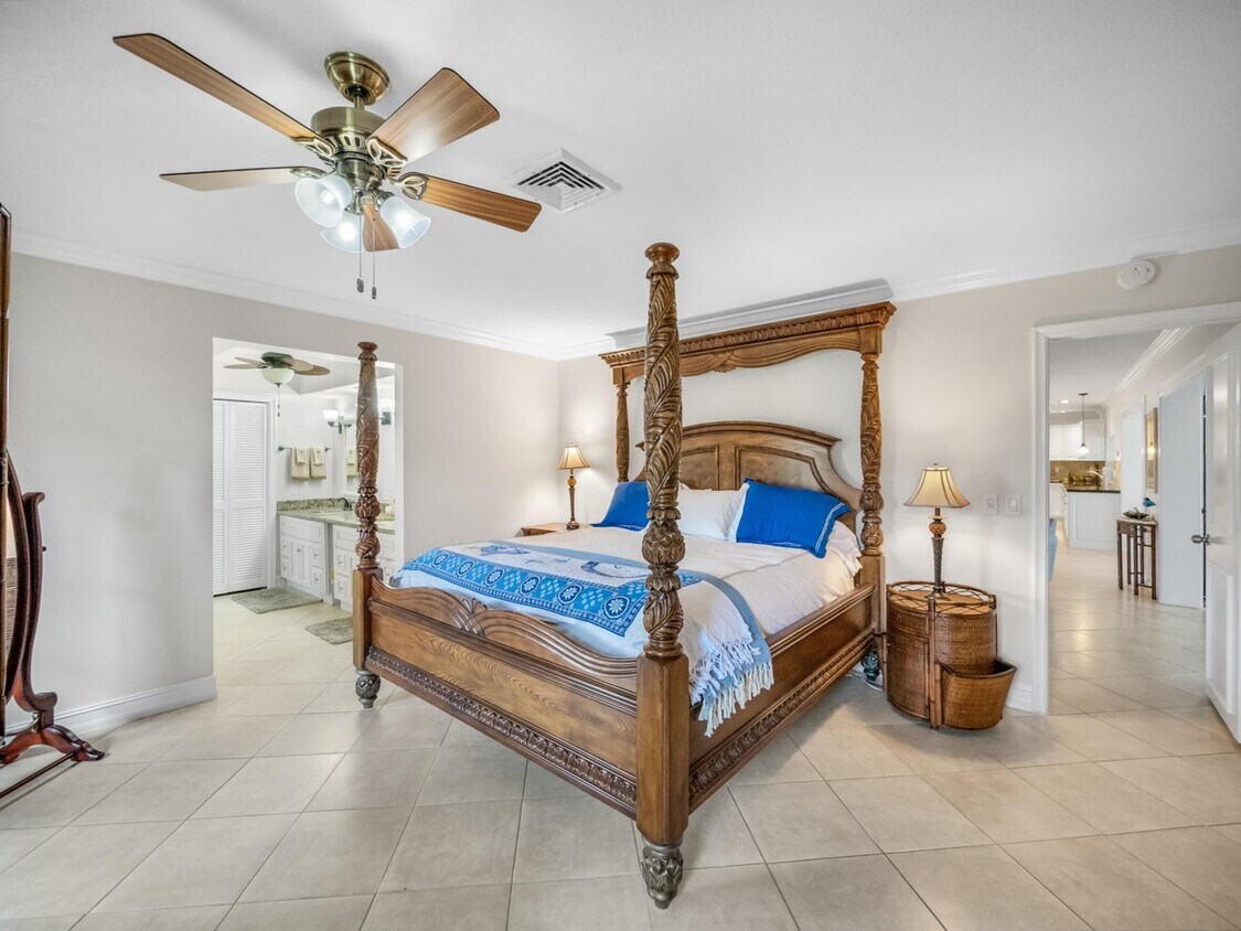Foto principal - 133 Clubhouse Blvd