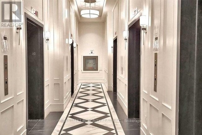 Building Photo - 955 Bay St.