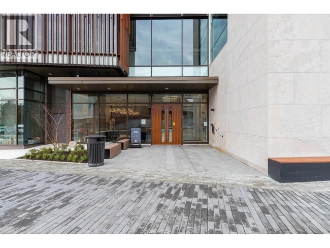 Building Photo - 4650 Brentwood Blvd