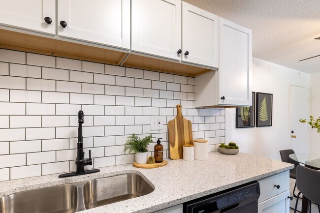 Building Photo - The Oaks | 2 Bedroom Unit