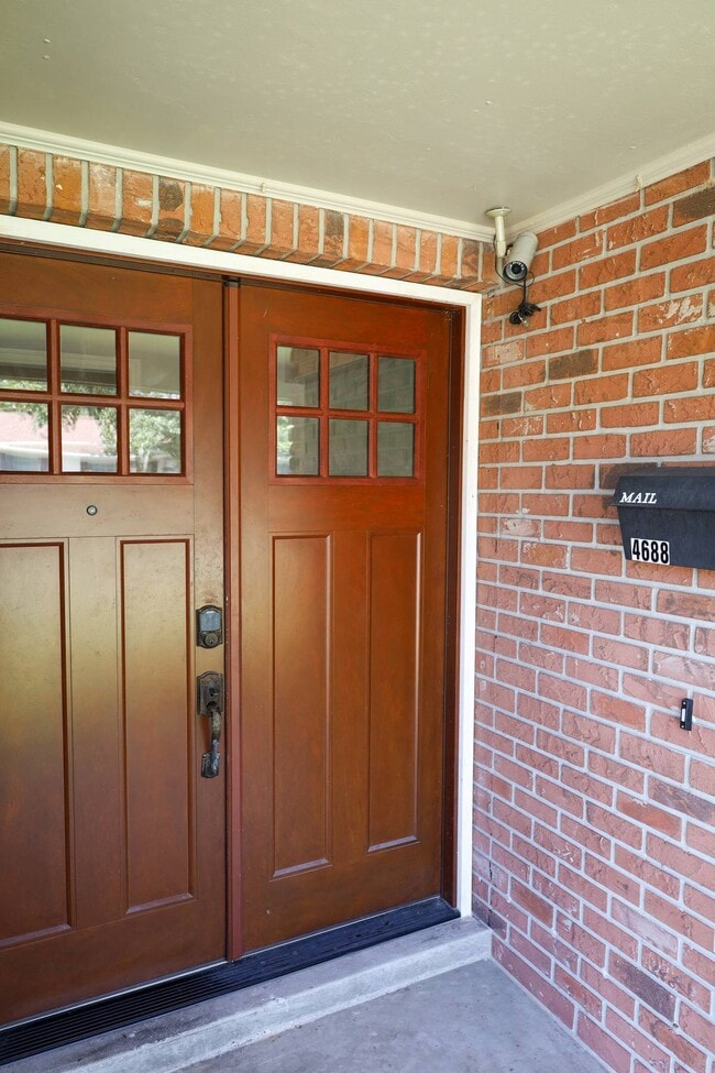 Building Photo - 4688 Posada Dr