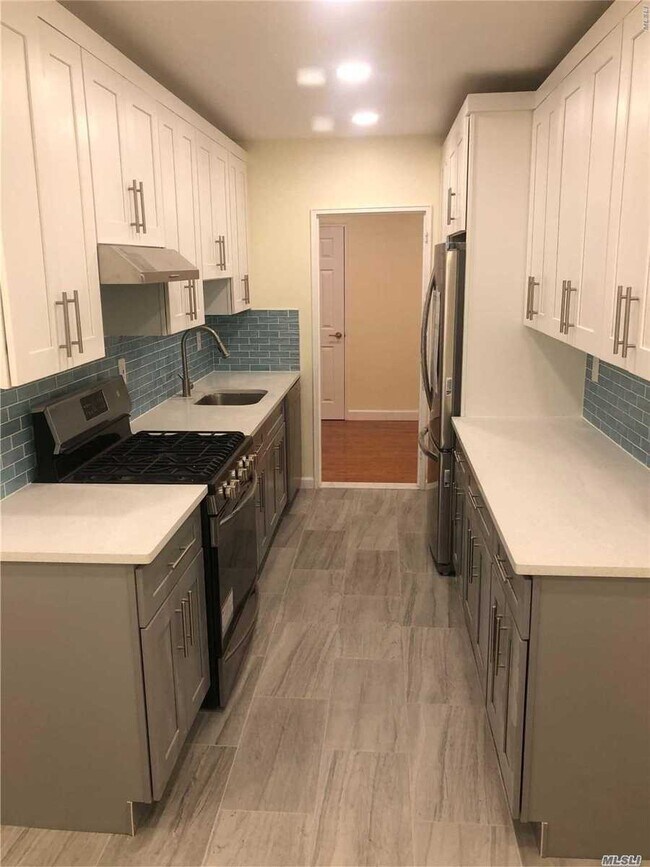 Foto del edificio - 14458-144-60 Sanford Ave