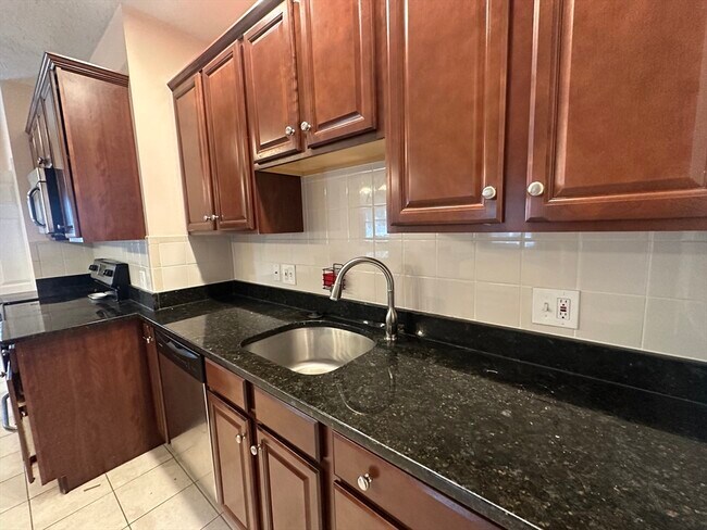 Foto del edificio - 744 E 4th St