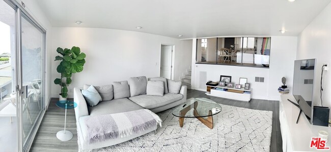 Foto del edificio - 18203 Coastline Dr