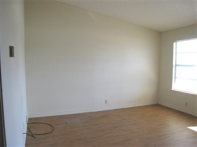 Área de estar - 925 S Church St