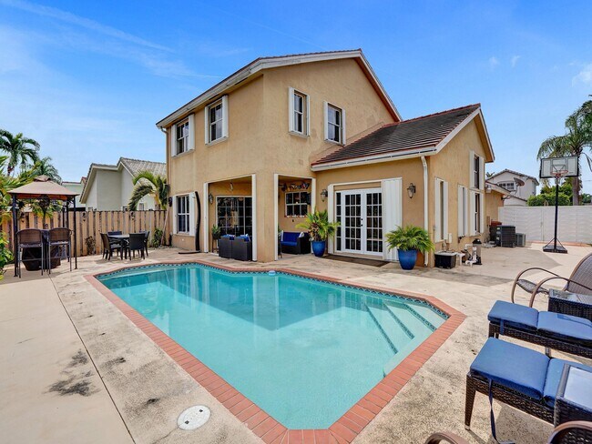 Building Photo - 14261 SW 90th Ter
