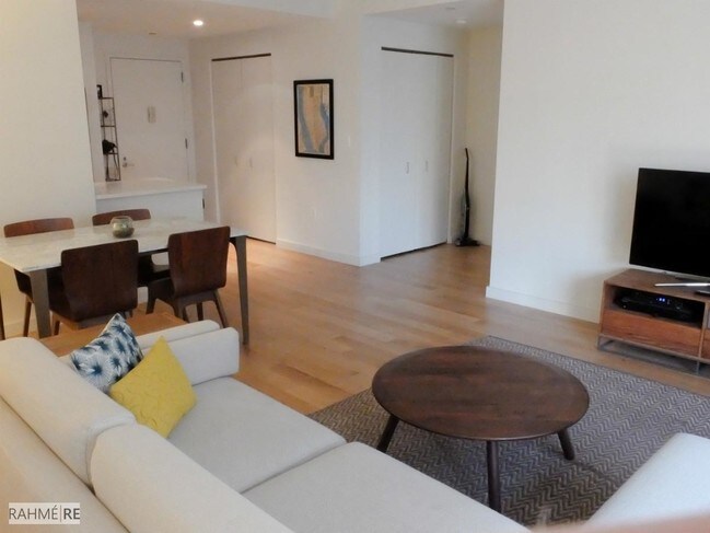 Foto del edificio - 4472 11th St