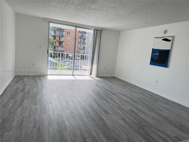 Foto del edificio - 1470 NE 125th Terrace