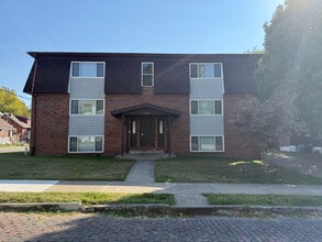 Building Photo - 222 E Garfield St