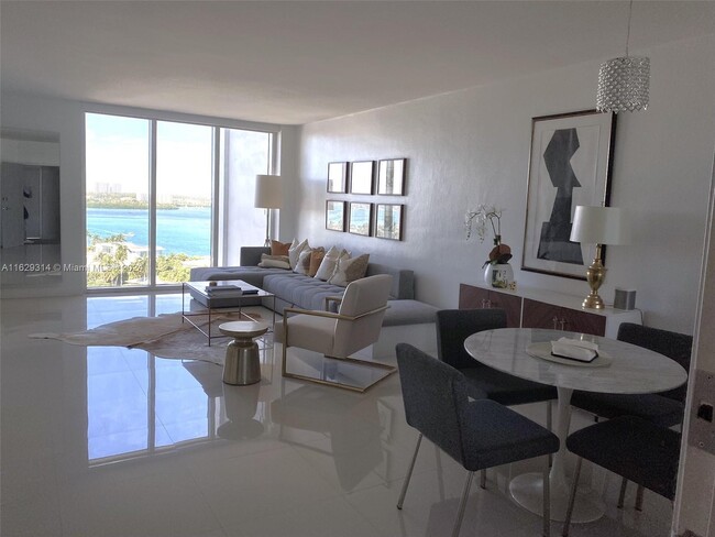 Foto del edificio - 10275 Collins Ave