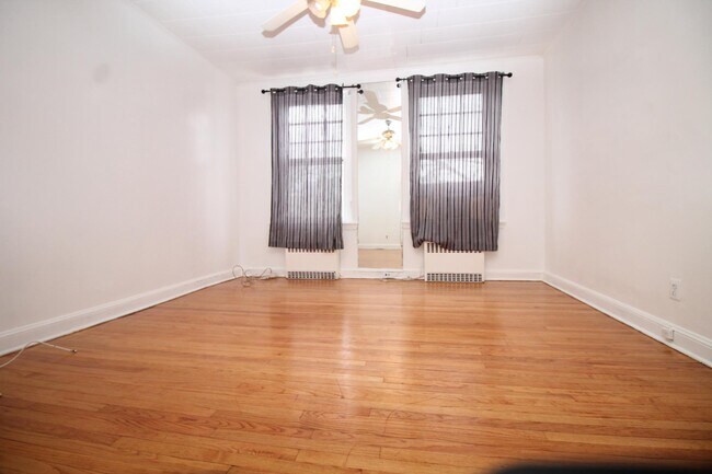 Foto del edificio - 173 Belmont Ave