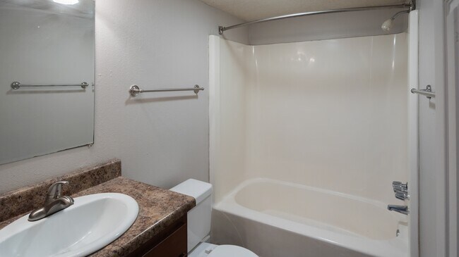 Foto del edificio - 1000 Beacon Pkwy E