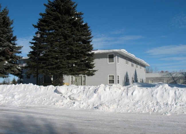 Building Photo - 108 6th St S
