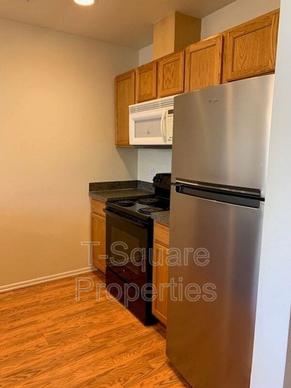 Foto del edificio - 15815 Admiralty Way