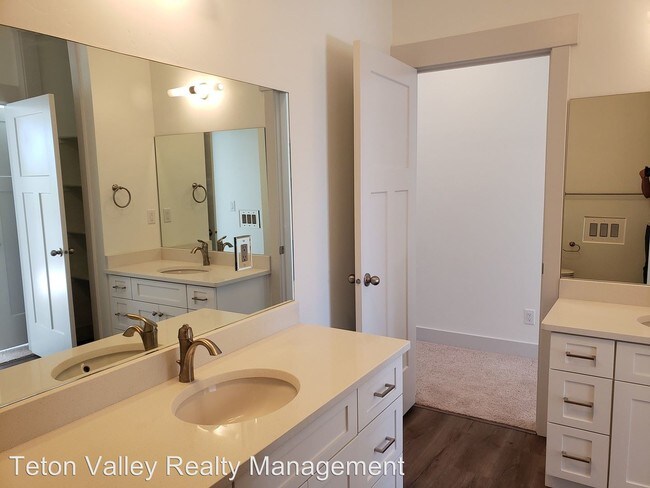 Building Photo - 3 br, 3.5 bath House - 224 Abby Loop