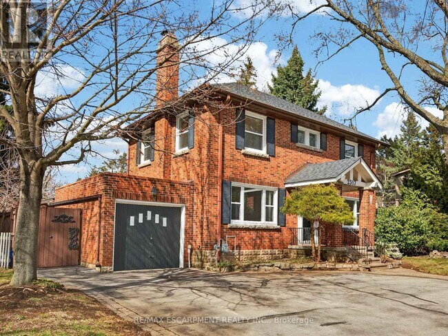 Building Photo - 2317 Lakeshore Rd.