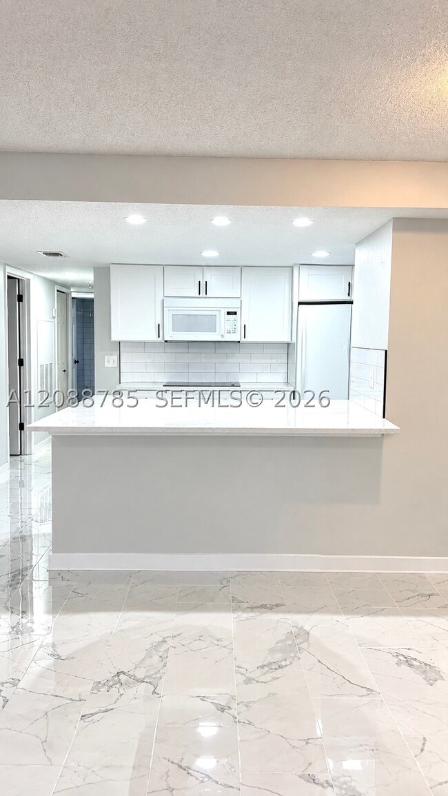 Building Photo - 2036 Royal Bay Blvd