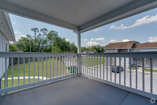 3BR, 2BA - 1265SF - Kings Tree Apartments