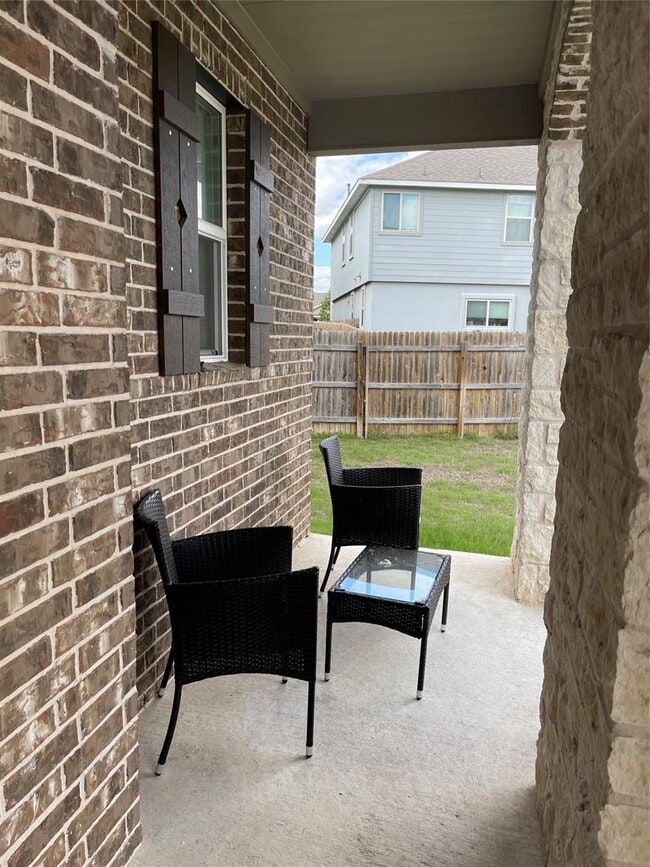 Building Photo - 1537 Sonny Dr