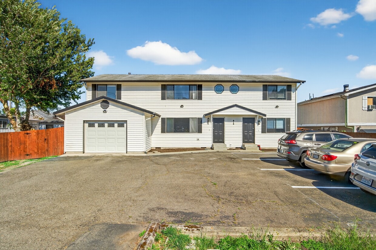 Primary Photo - 912 Algona Blvd N