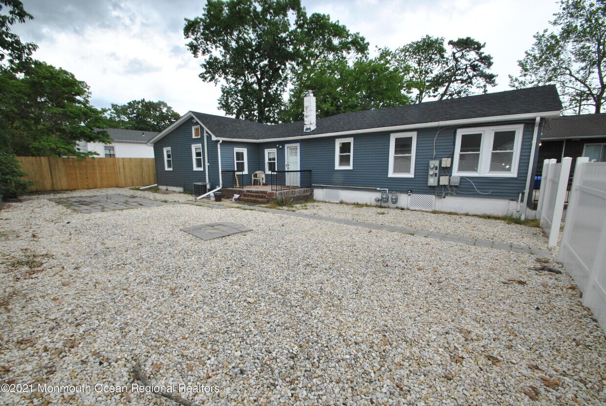 856 Stapleton Ave, Brick, NJ 08724 Townhome Rentals in Brick NJ