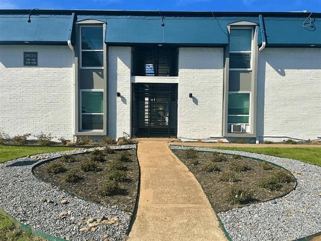 Primary Photo - 3627 Almazan Dr