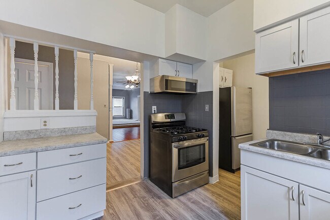 Foto del edificio - 1327 E 52nd St