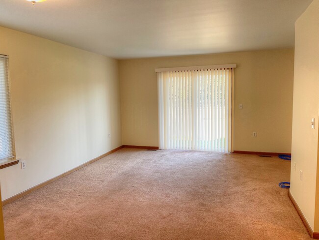Foto del edificio - 13000 E 11 Mile Rd