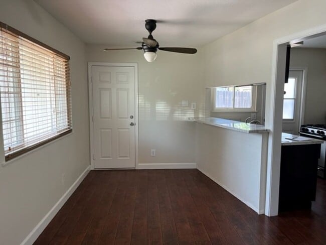 Building Photo - Spacious 2 bed 1bath home in the well desi...