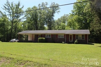 Building Photo - 1721 Park Dr