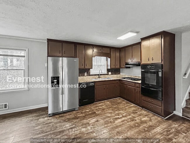 Building Photo - 3 Bed/2 Bath Home with Attached Garage / Pet-Friendly / Available Now!