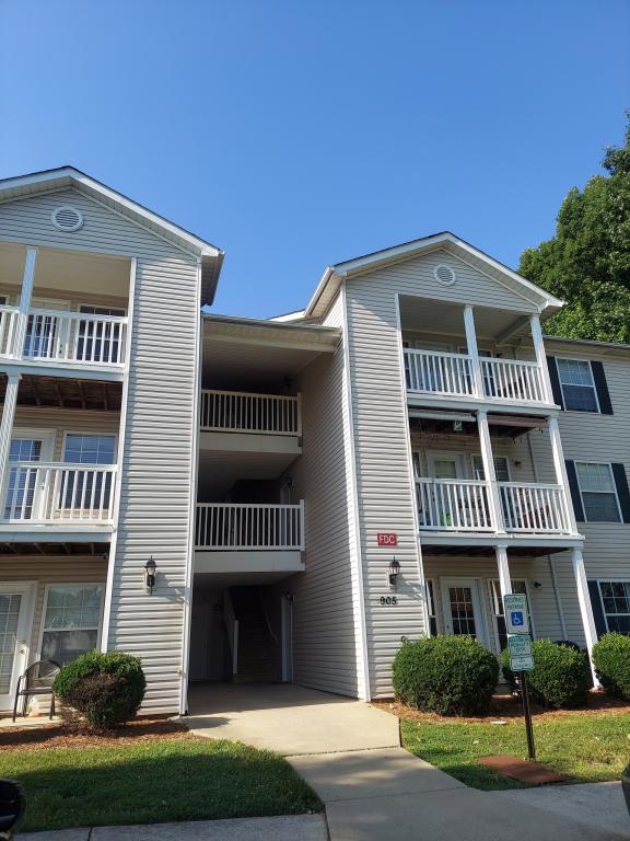 Building Photo - 905 Hanahan Ct